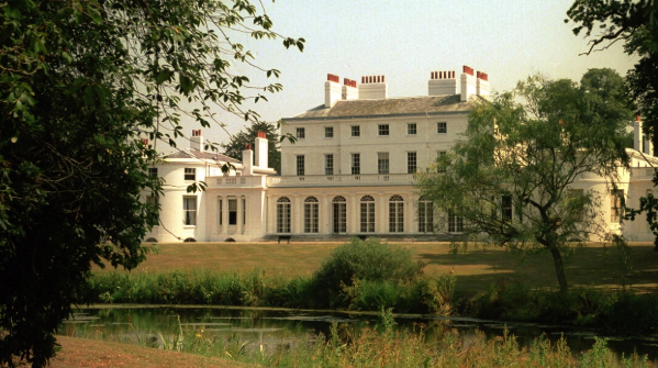 AN EXCLUSIVE PRIVATE GUIDED EVENING TOUR OF FROGMORE HOUSE