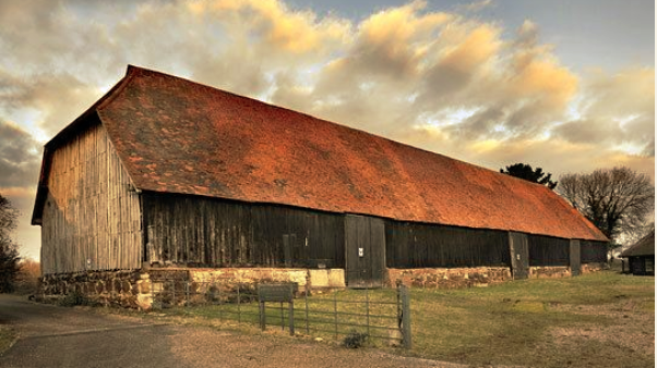 Lovely walk: Uxbridge to Harmondsworth + drinks and nibbles in private garden