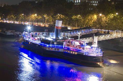 Fun social on a boat on the Thames - Drinks and supper...get to know others