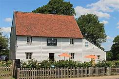 Chingford to Chigwell London Loop Section 19 walking distance 5.5 miles approx..