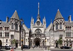 The Labyrinth of the Law Courts walking tour with Blue Badge guide Laurence