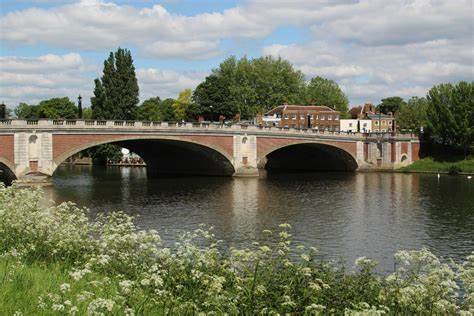 Kingston Circular via Hampton Court