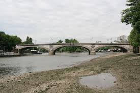 Kew Bridge to Twickenham Riverside {Walking Distance 5.3 miles}