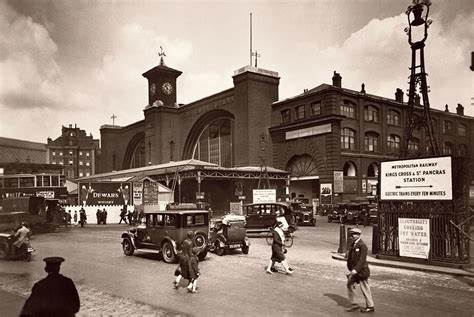 KINGS CROSS....... METAMORPHOSIS........ Guided tour with Barrie