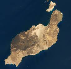 THE SOUL OF LANZAROTE: volcanoes, vineyards & art - with Lits