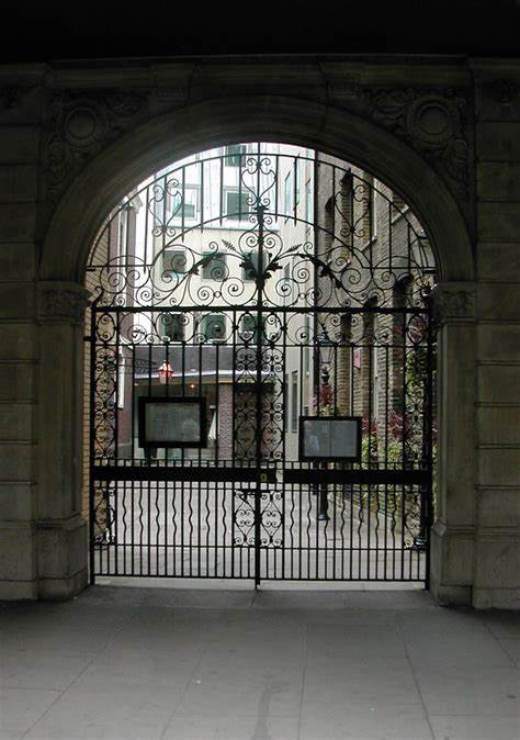 The Old Jewish Neighbourhood walking tour with qualified guide Laurence