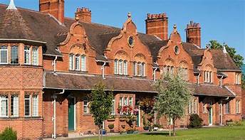 PORT SUNLIGHT - Liverpool's world heritage site. Online before the holiday...