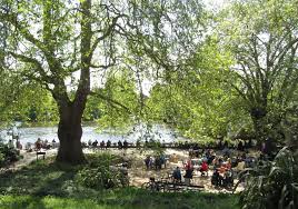 TRAVEL ON THE THAMES