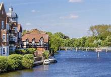 A scenic riverside walk from Richmond via Teddington Lock to Kingston.