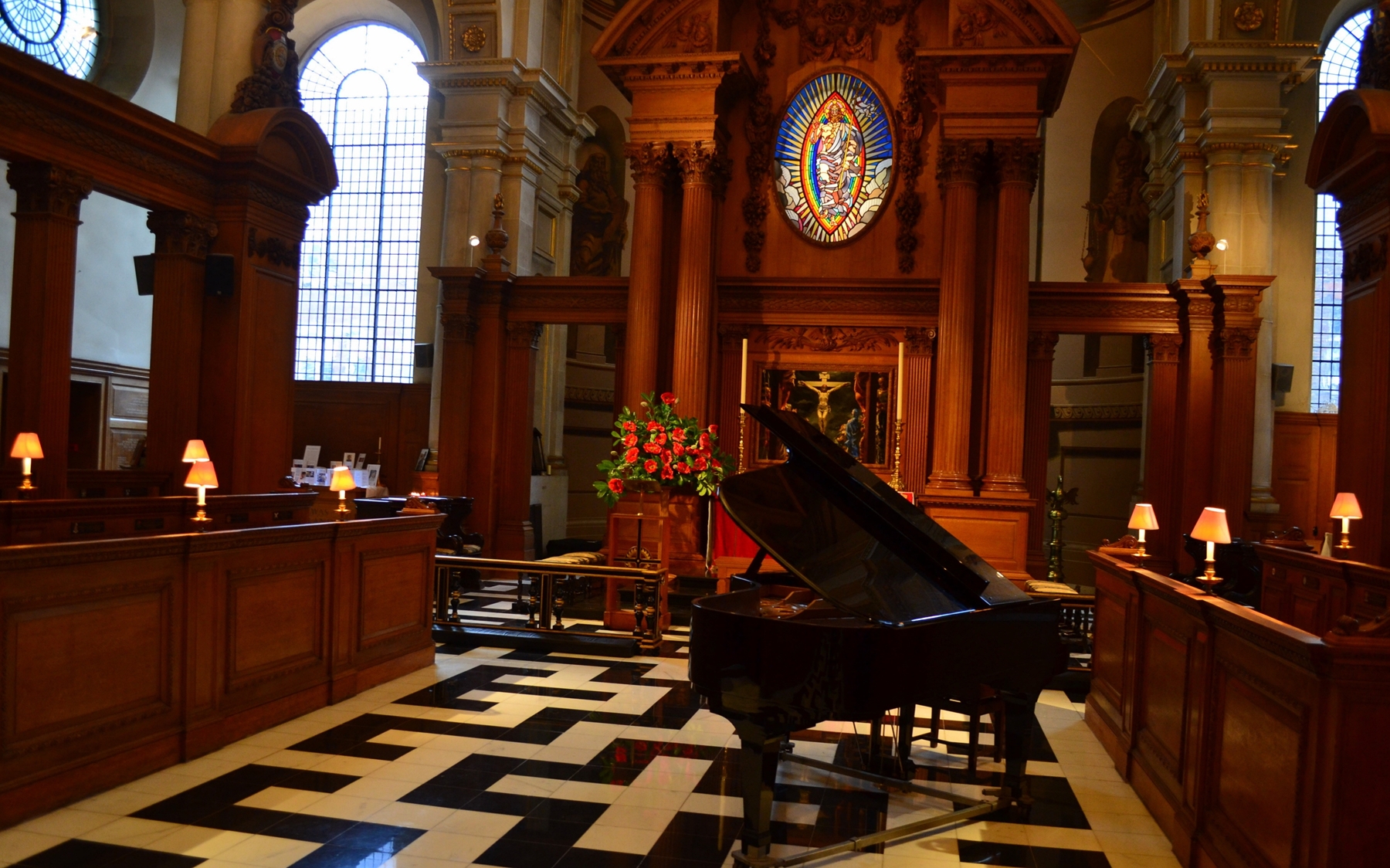 Riverside Stroll + Piano Recital in 'The Journalists' Church' 