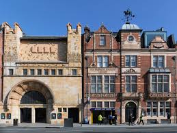 Start the week with Di - Lunch and walk to Whitechapel Gallery