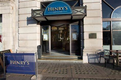 New Walk. Town squares, Gardens & Mews, Knightsbridge Circular walk {7 miles}