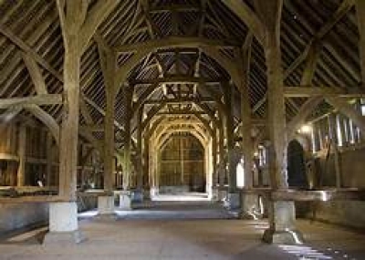 4 DAY DECEMBER EXTRAVAGANZA IN SOMERSET WITH MURDER MYSTERY IN THE TITHE BARN!